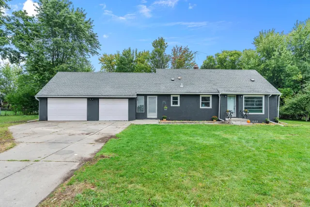 $349,900 | 7650 Stillwater Way North, Oakdale, MN 55128