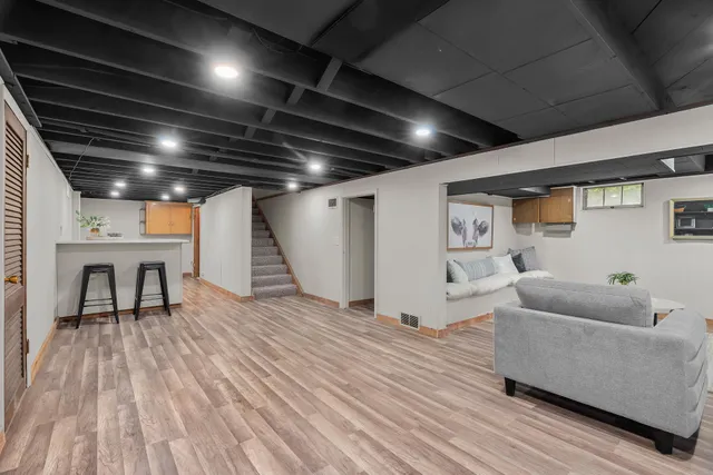 $349,900 | 7650 Stillwater Way North, Oakdale, MN 55128