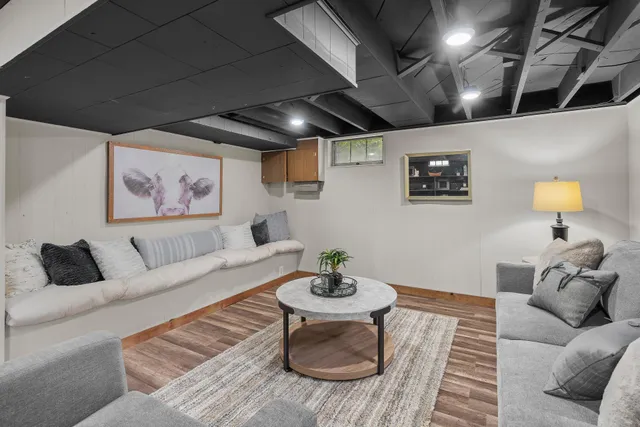 $349,900 | 7650 Stillwater Way North, Oakdale, MN 55128