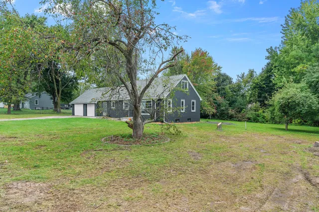 $349,900 | 7650 Stillwater Way North, Oakdale, MN 55128