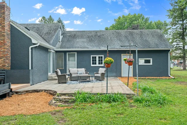 $349,900 | 7650 Stillwater Way North, Oakdale, MN 55128