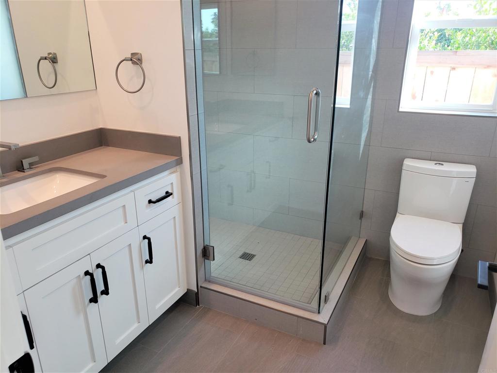 804-814 Clark Avenue Encinitas, CA 92024 - Photo 42 of 50 814-Hall BA