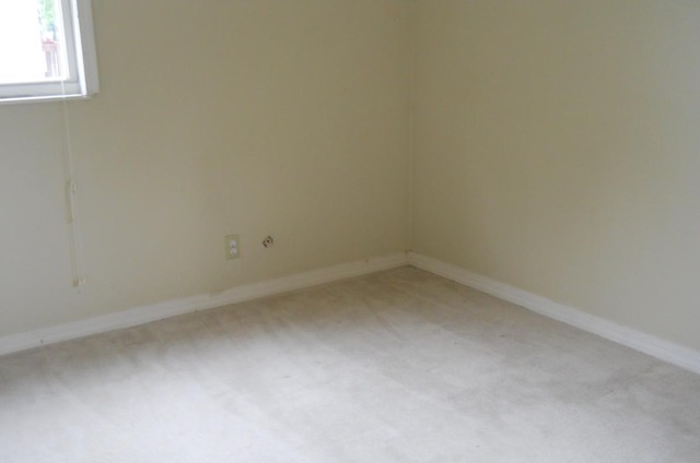 1290 Post Road Aurora, IL 60506 - Photo 3 of 7 a view of room