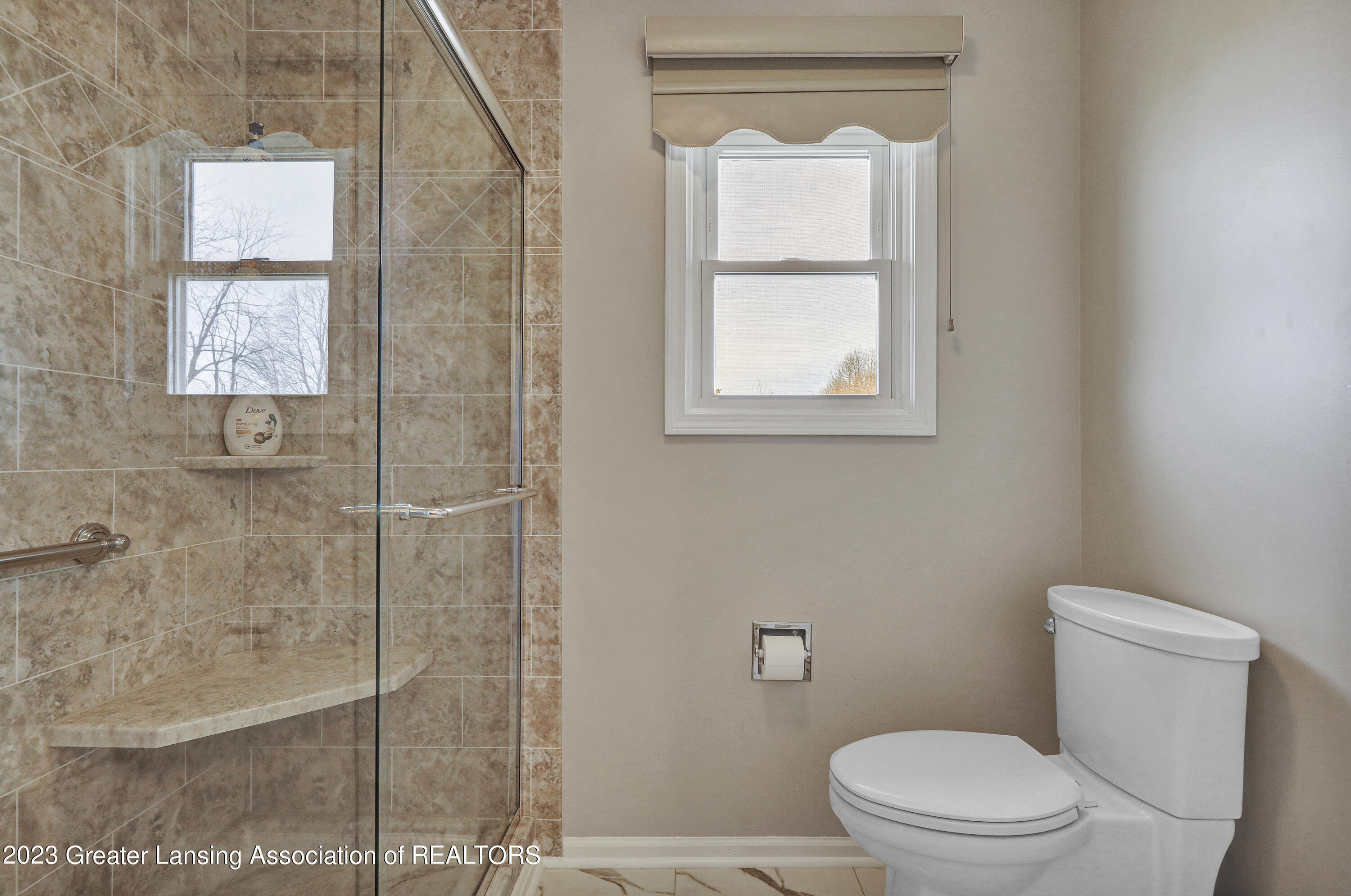 7002 Oneida Road Charlotte, MI 48813 - Photo 16 of 34 Bathroom