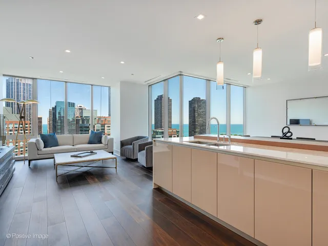 $1,669,248 | 363 East Wacker Drive, Unit 2304, Chicago, IL 60601
