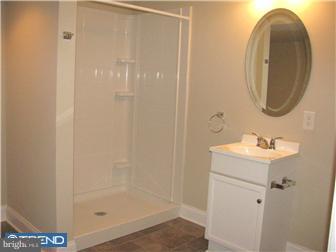 28 Matthews Road Newark, DE 19713 - Photo 10 of 12 Bathroom