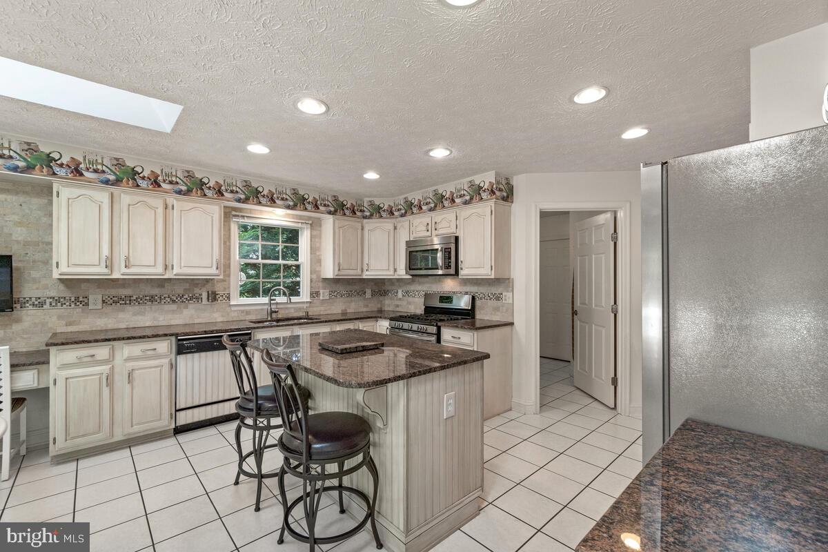 6304 Martin Road Columbia, MD 21044 - Photo 15 of 51 Gallery Image 15
