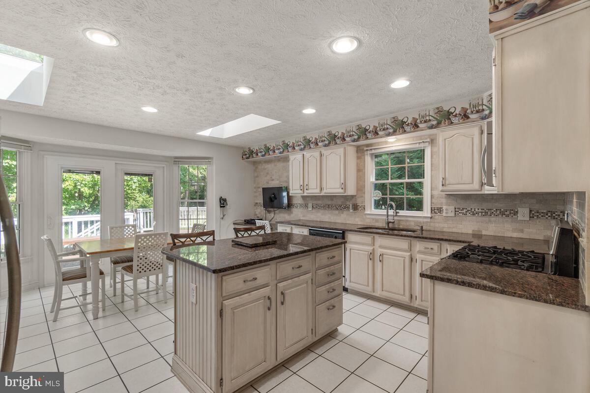 6304 Martin Road Columbia, MD 21044 - Photo 17 of 51 Gallery Image 17