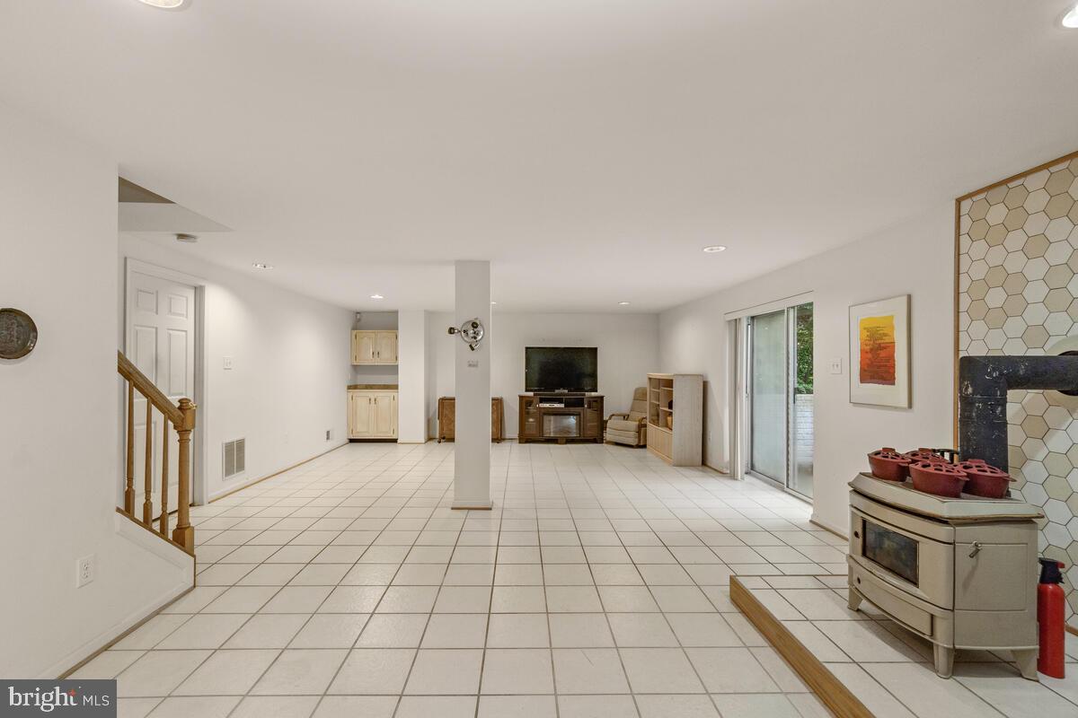 6304 Martin Road Columbia, MD 21044 - Photo 39 of 51 Gallery Image 39