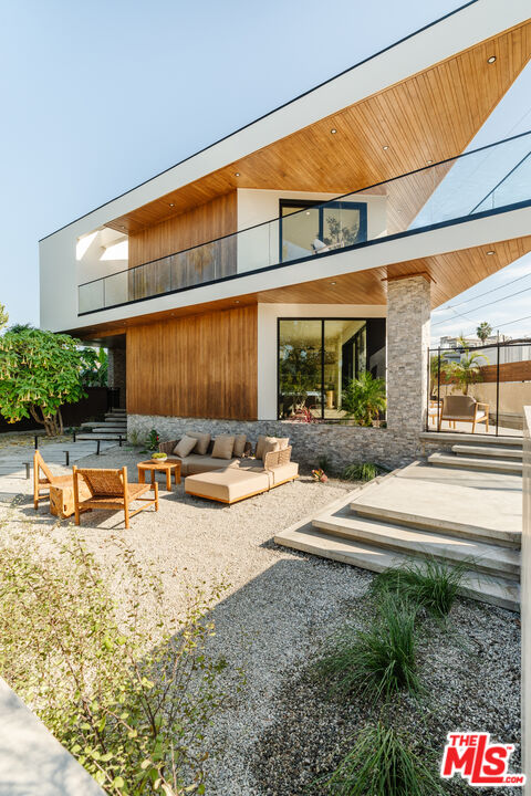 726 Howard Street Marina del Rey, CA 90292 - Photo 3 of 47 a view of a house with kitchen and sitting area