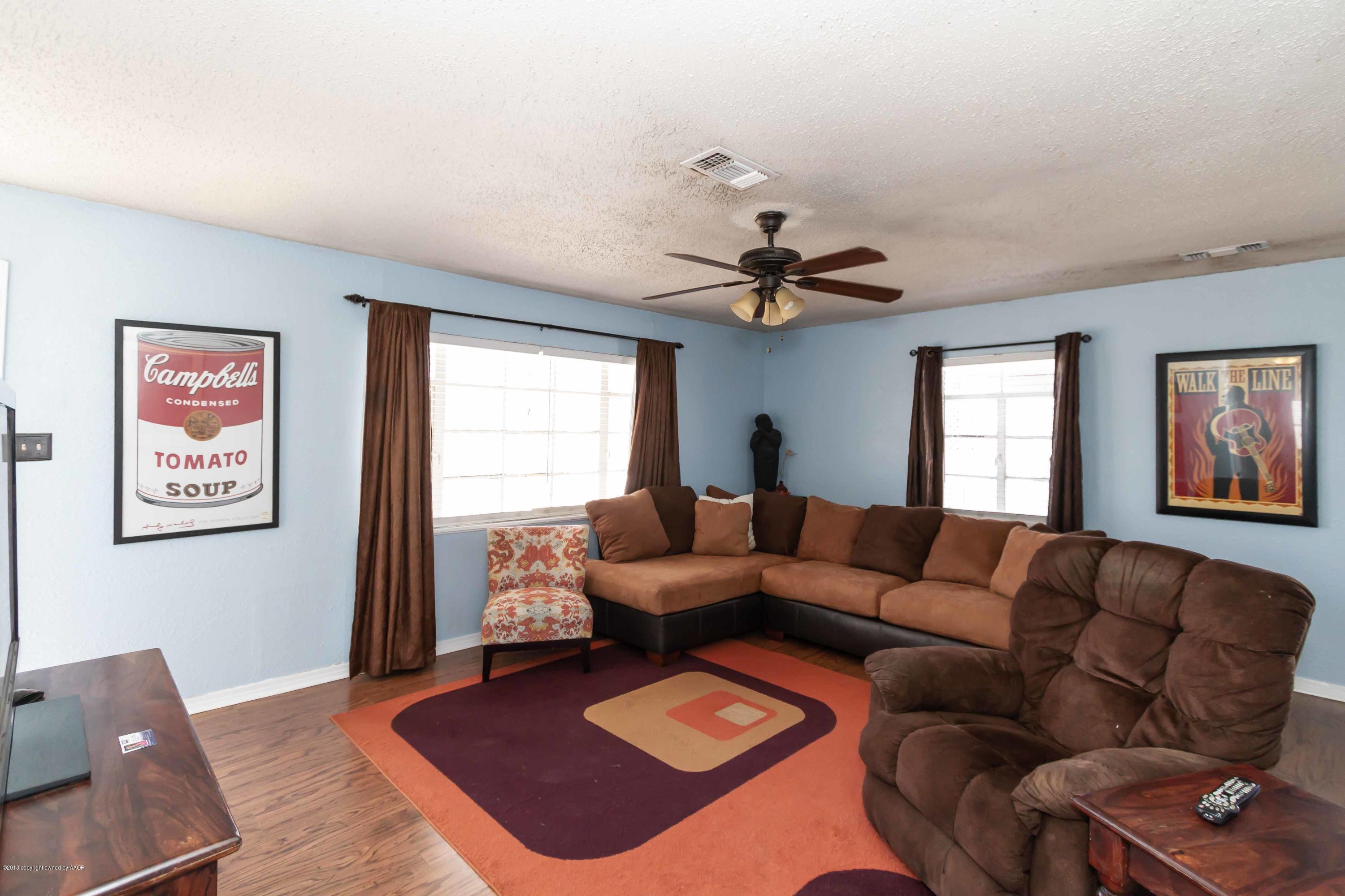 4431 Cline Road Amarillo, TX 79110 - Photo 9 of 33 LIVING ROOM VIEW 5