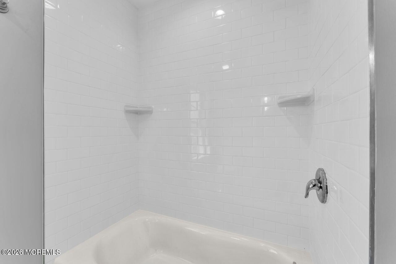 553 Colts Neck Road, Unit B Farmingdale, NJ 07727 - Photo 22 of 34 photos_web_resolution_Hommati261