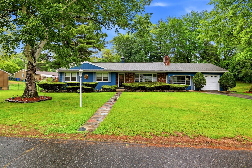87 Squire Lane Springfield, MA 01118 - Photo 3 of 36 Gallery Image 3