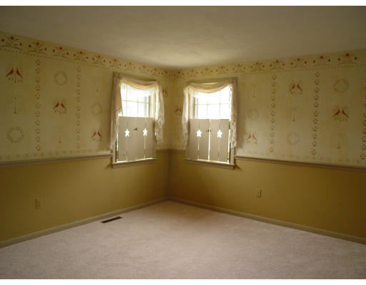 19 Old Bolton Road Hudson, MA 01749 - Photo 7 of 11 Gallery Image 7