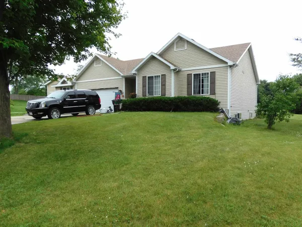 $500,000 | 311 Spoke Circle, Sun Prairie, WI 53590