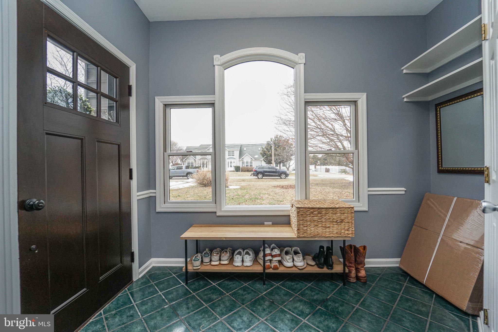 211 Queen Anne Road Stevensville, MD 21666 - Photo 33 of 33 Inviting entryway with natural light.