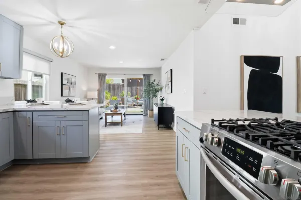 $839,900 | 250 Manzanita Drive, Oceanside, CA 92057