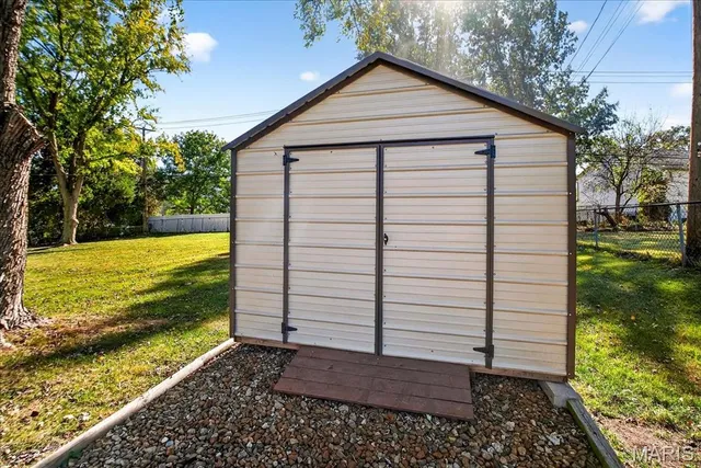 $324,999 | 277 Ramsey Lane, Ballwin, MO 63021