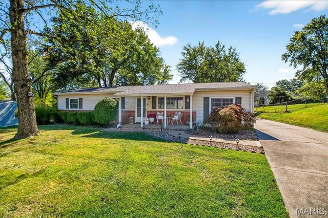 $324,999 | 277 Ramsey Lane, Ballwin, MO 63021