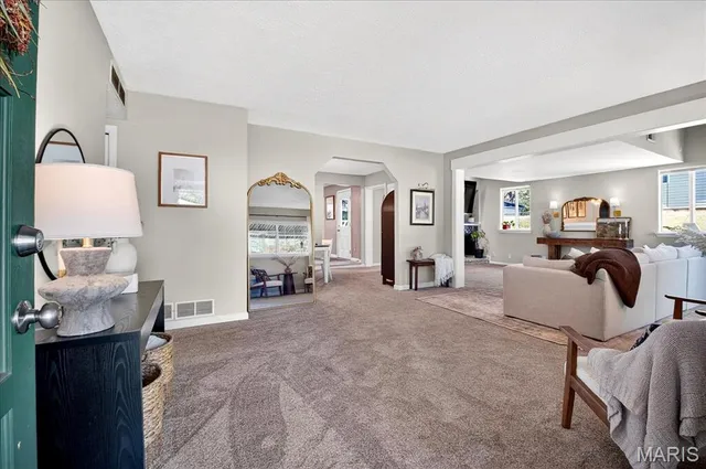 $324,999 | 277 Ramsey Lane, Ballwin, MO 63021