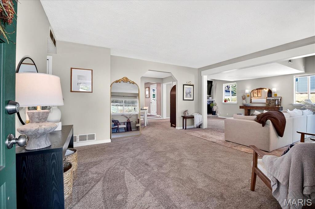 277 Ramsey Lane Ballwin, MO 63021 - Photo 5 of 27