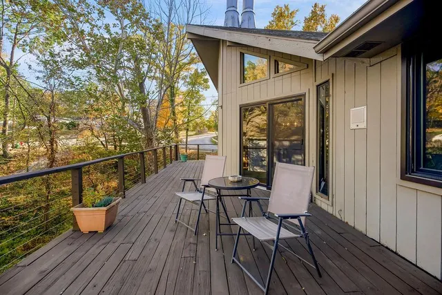 $587,000 | 779 Northwest South Shore Drive, Lake Waukomis, MO 64151