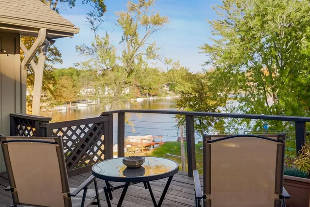 $587,000 | 779 Northwest South Shore Drive, Lake Waukomis, MO 64151