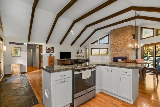 $587,000 | 779 Northwest South Shore Drive, Lake Waukomis, MO 64151