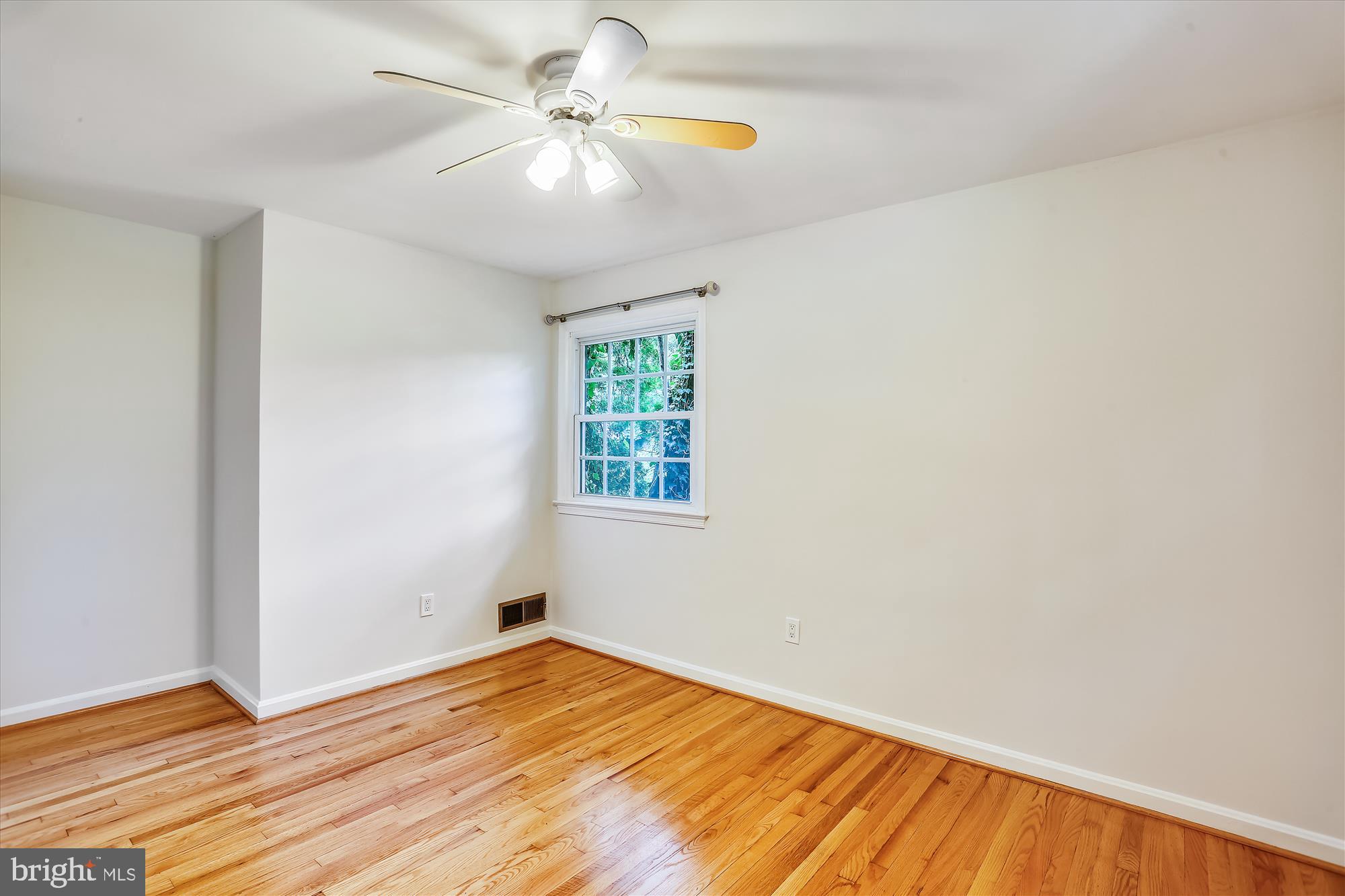 8214 Beech Tree Road Bethesda, MD 20817 - Photo 25 of 50 Bedroom