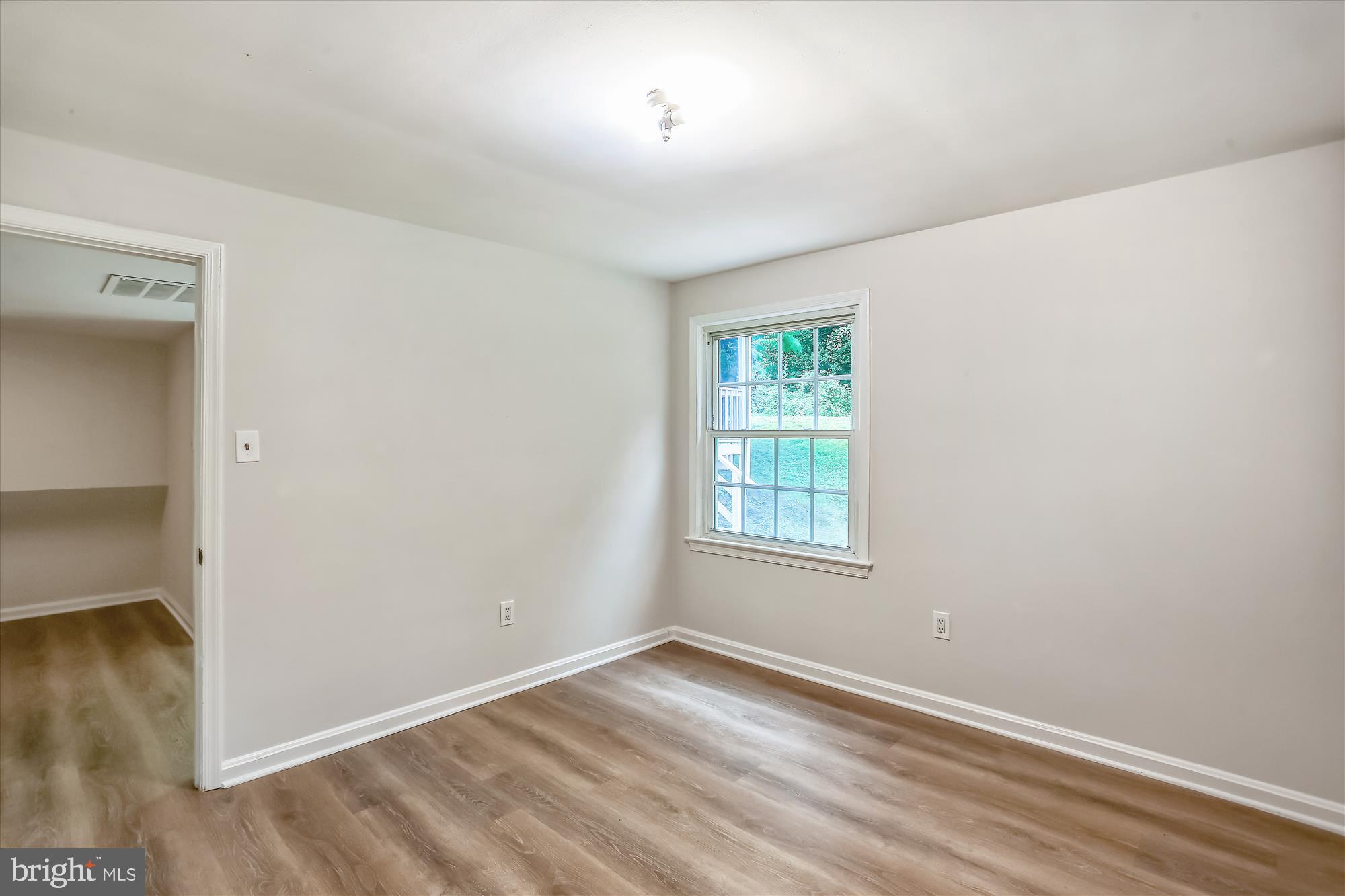 8214 Beech Tree Road Bethesda, MD 20817 - Photo 37 of 50 LL Bedroom