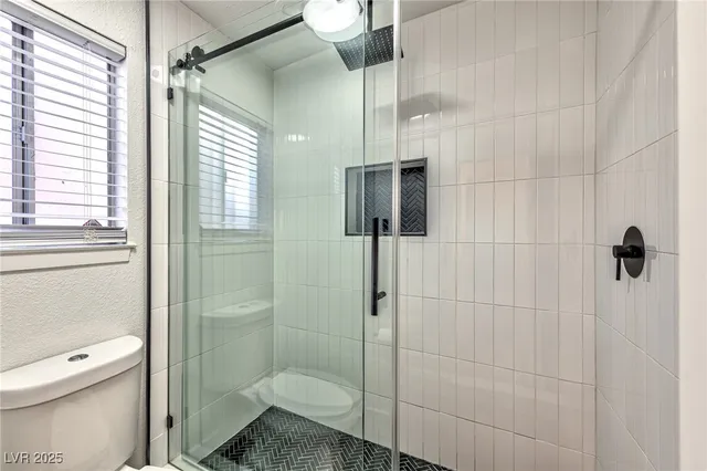 $2,100 | 3017 Jamestown Way, Las Vegas, NV 89102