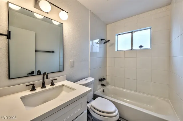 $2,100 | 3017 Jamestown Way, Las Vegas, NV 89102