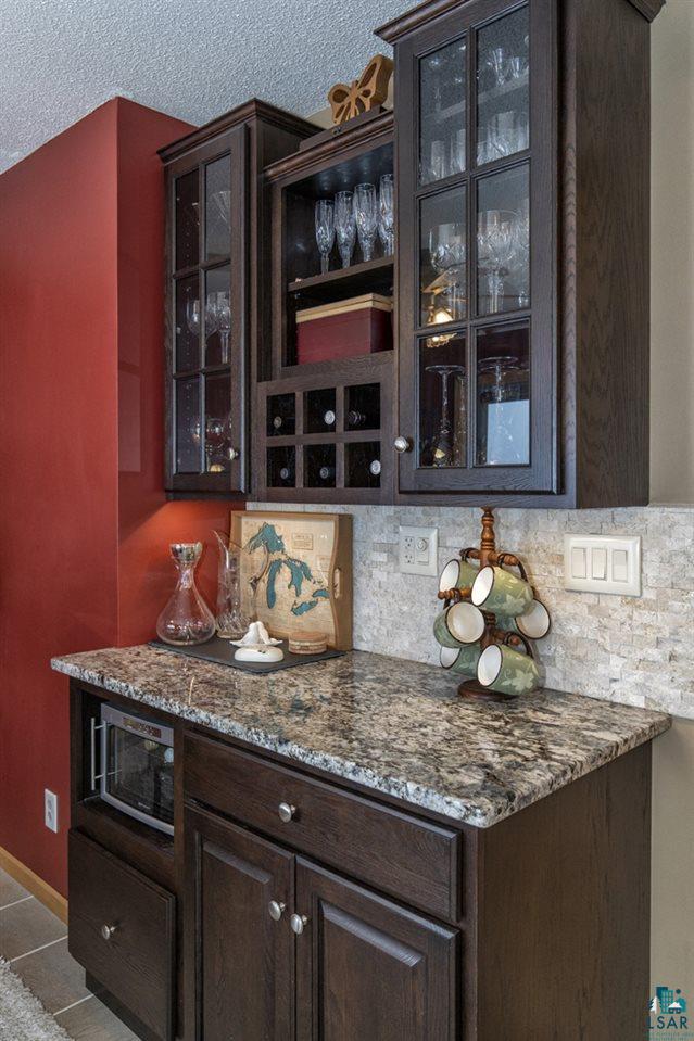 6404 Arnold Road Duluth, MN 55803 - Photo 11 of 38 Dining Room w/Coffee Bar