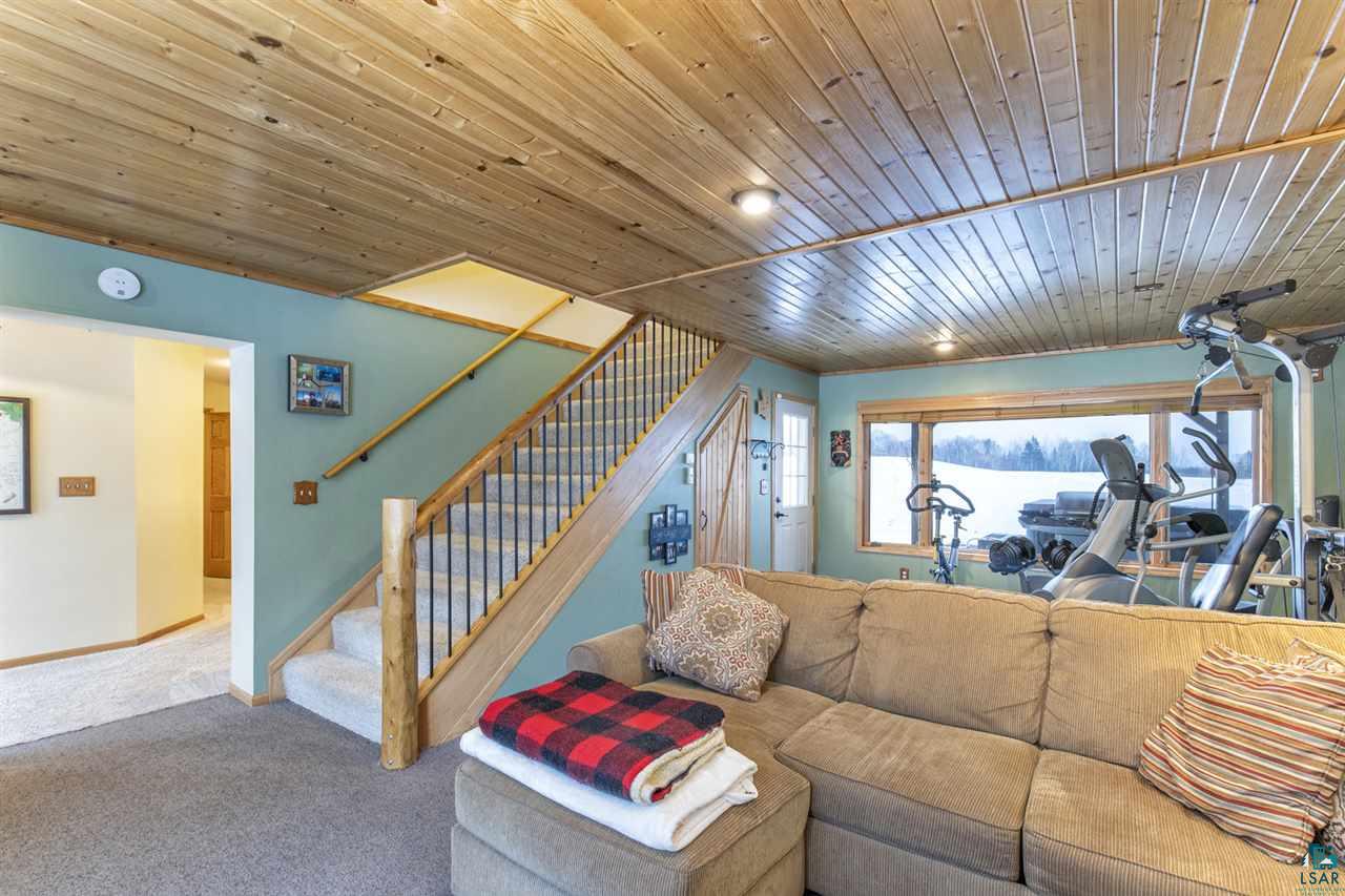6404 Arnold Road Duluth, MN 55803 - Photo 22 of 38 Main Floor Family Room