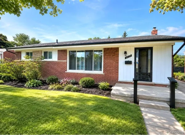 $217,000 | 3039 Pearl Avenue, Warren, MI 48091