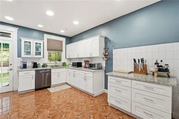 $899,000 | 6728 Beacon Street, Pittsburgh, PA 15217