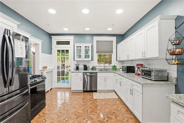 $899,000 | 6728 Beacon Street, Pittsburgh, PA 15217