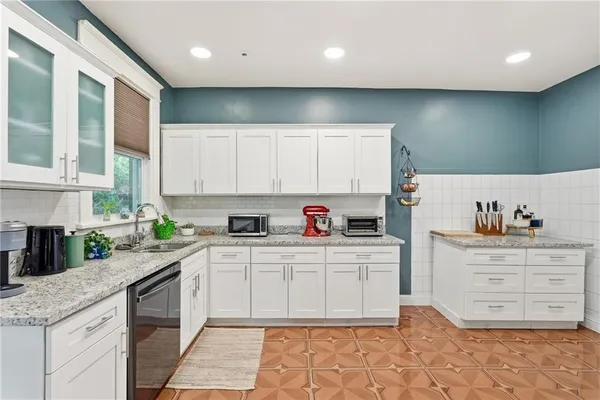 $899,000 | 6728 Beacon Street, Pittsburgh, PA 15217