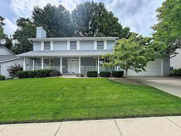 $369,900 | 3707 75th St Court, Moline, IL 61265