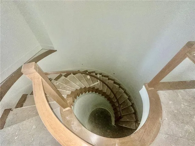 $1,699,999 | 7260 Northwest Pampas Lane, Parkville, MO 64152