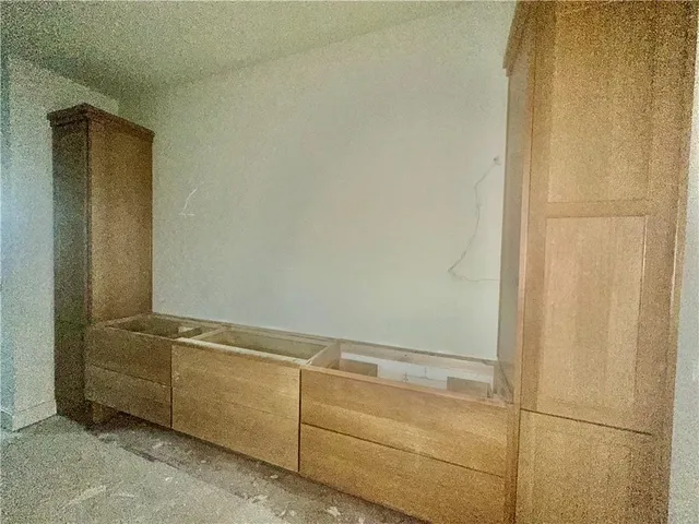 $1,699,999 | 7260 Northwest Pampas Lane, Parkville, MO 64152