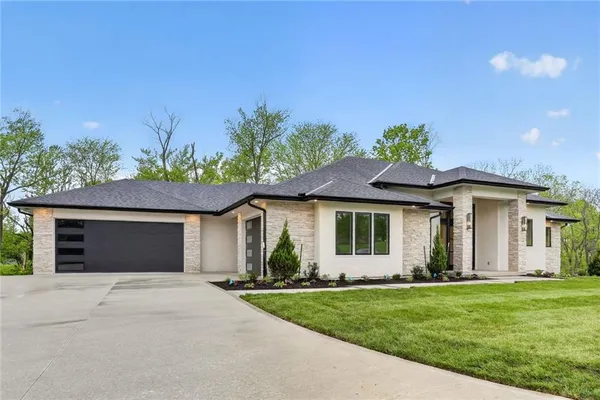 $1,699,999 | 7260 Northwest Pampas Lane, Parkville, MO 64152