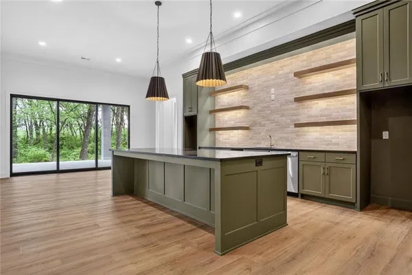 $1,699,999 | 7260 Northwest Pampas Lane, Parkville, MO 64152