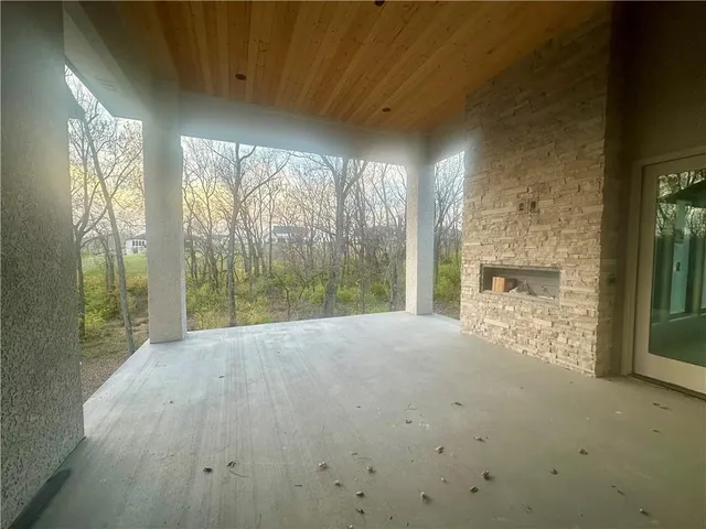 $1,699,999 | 7260 Northwest Pampas Lane, Parkville, MO 64152