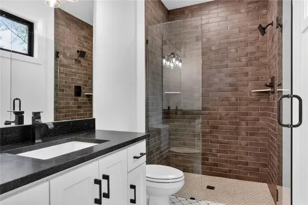 $1,699,999 | 7260 Northwest Pampas Lane, Parkville, MO 64152