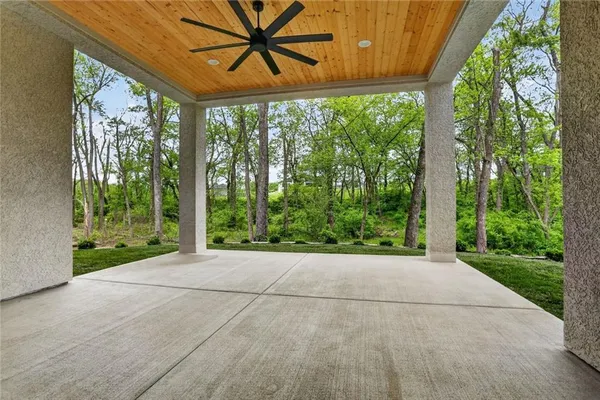 $1,699,999 | 7260 Northwest Pampas Lane, Parkville, MO 64152