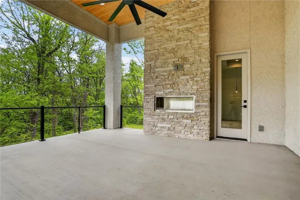 $1,699,999 | 7260 Northwest Pampas Lane, Parkville, MO 64152