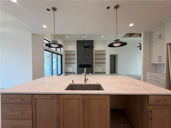 $1,699,999 | 7260 Northwest Pampas Lane, Parkville, MO 64152