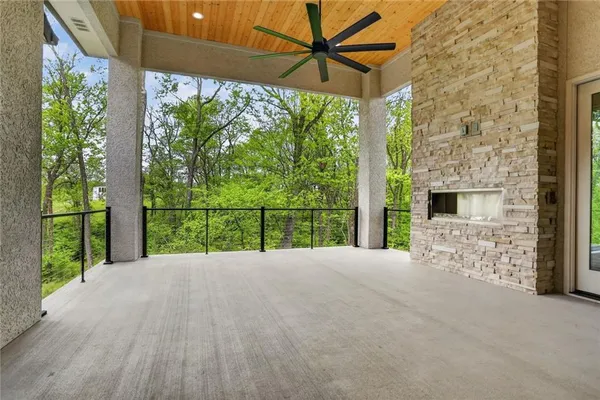 $1,699,999 | 7260 Northwest Pampas Lane, Parkville, MO 64152