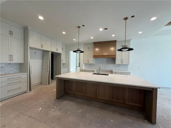 $1,699,999 | 7260 Northwest Pampas Lane, Parkville, MO 64152